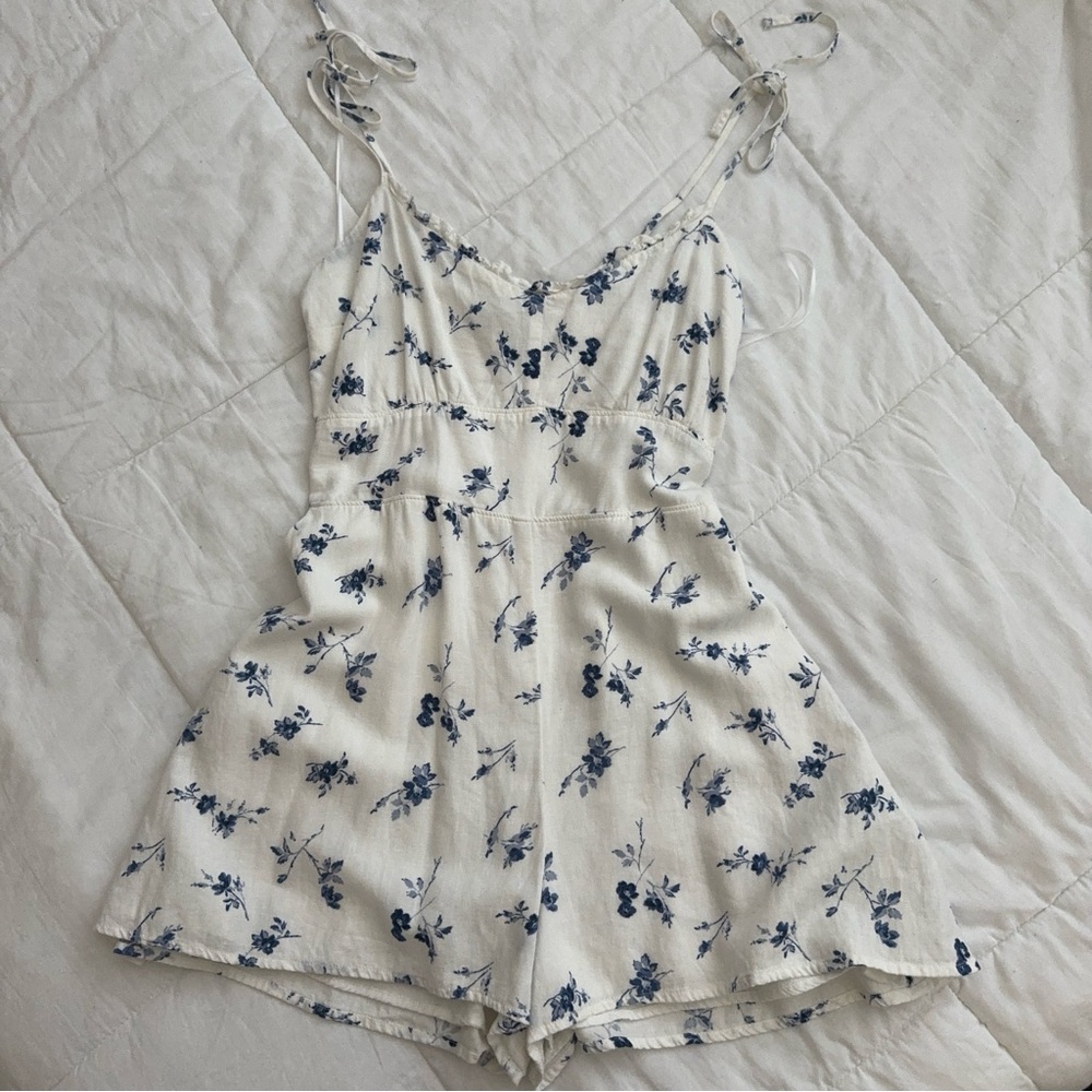 Abercrombie linen floral romper